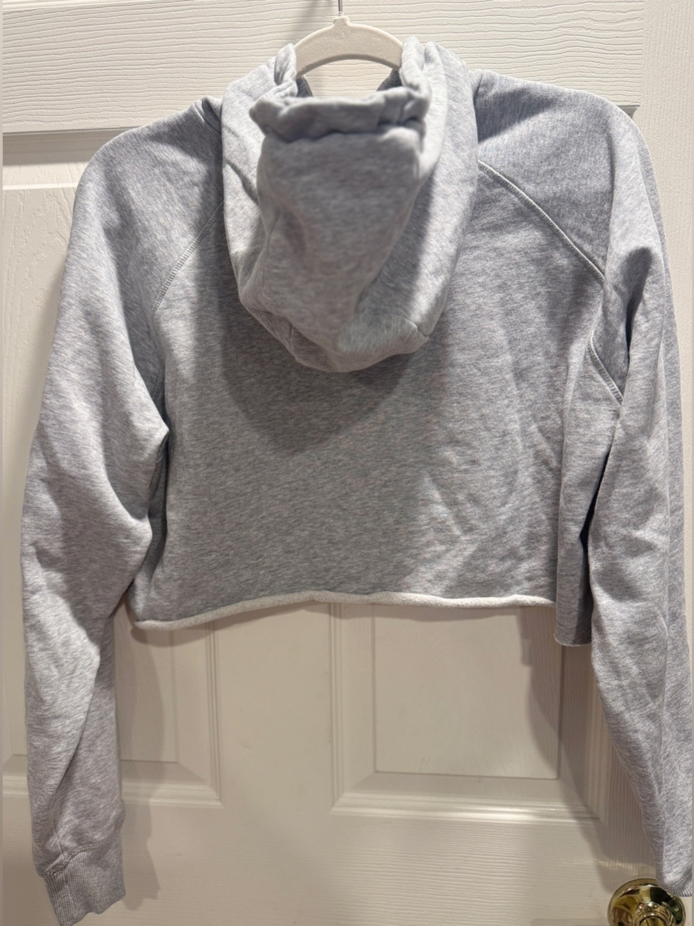 Gymshark Training Cropped Hoodie – Women’s Medium – Light Gray Sweatshirt - Picture 6 of 11